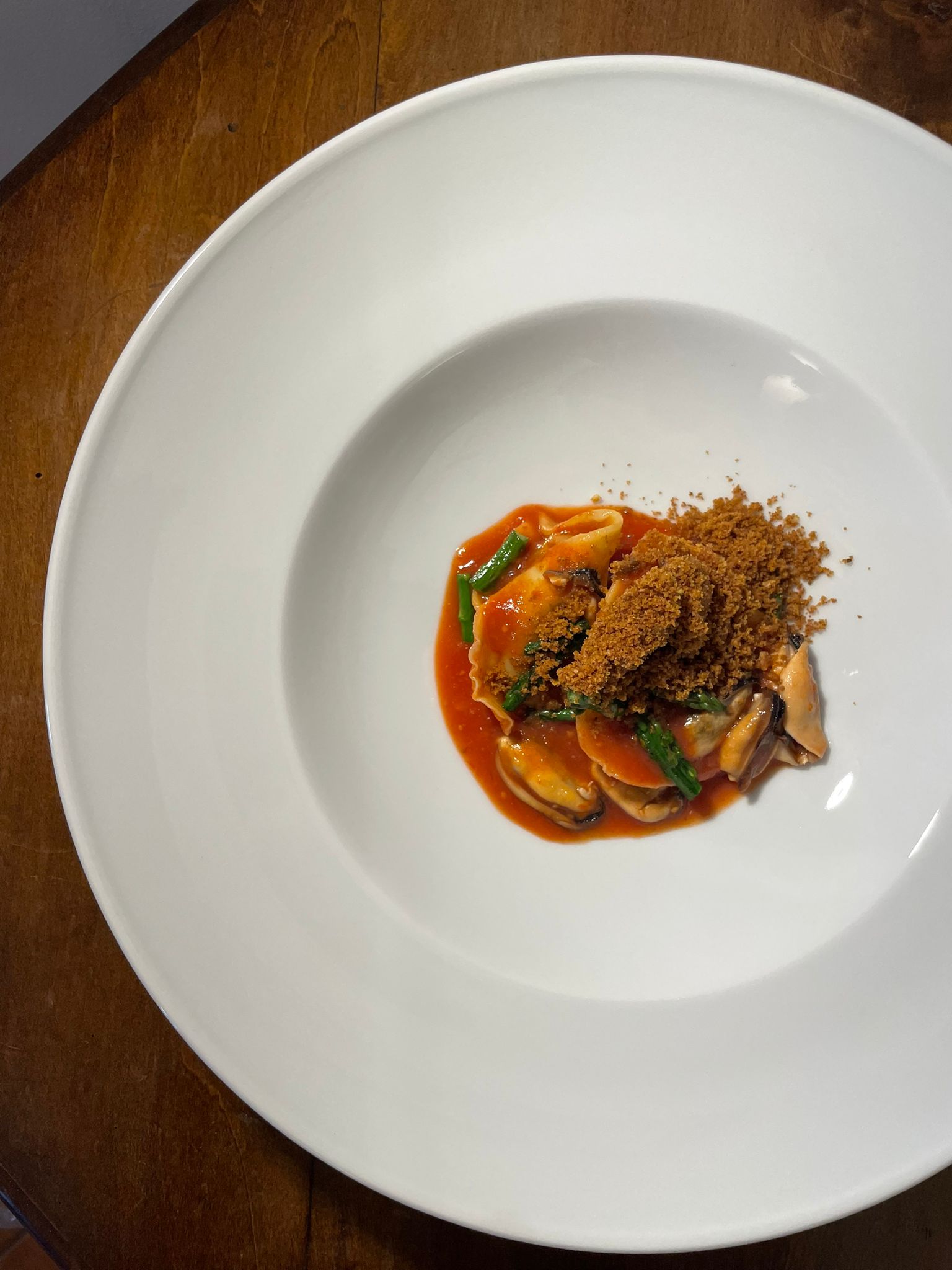 Ravioli with mussels and breadcrumbs